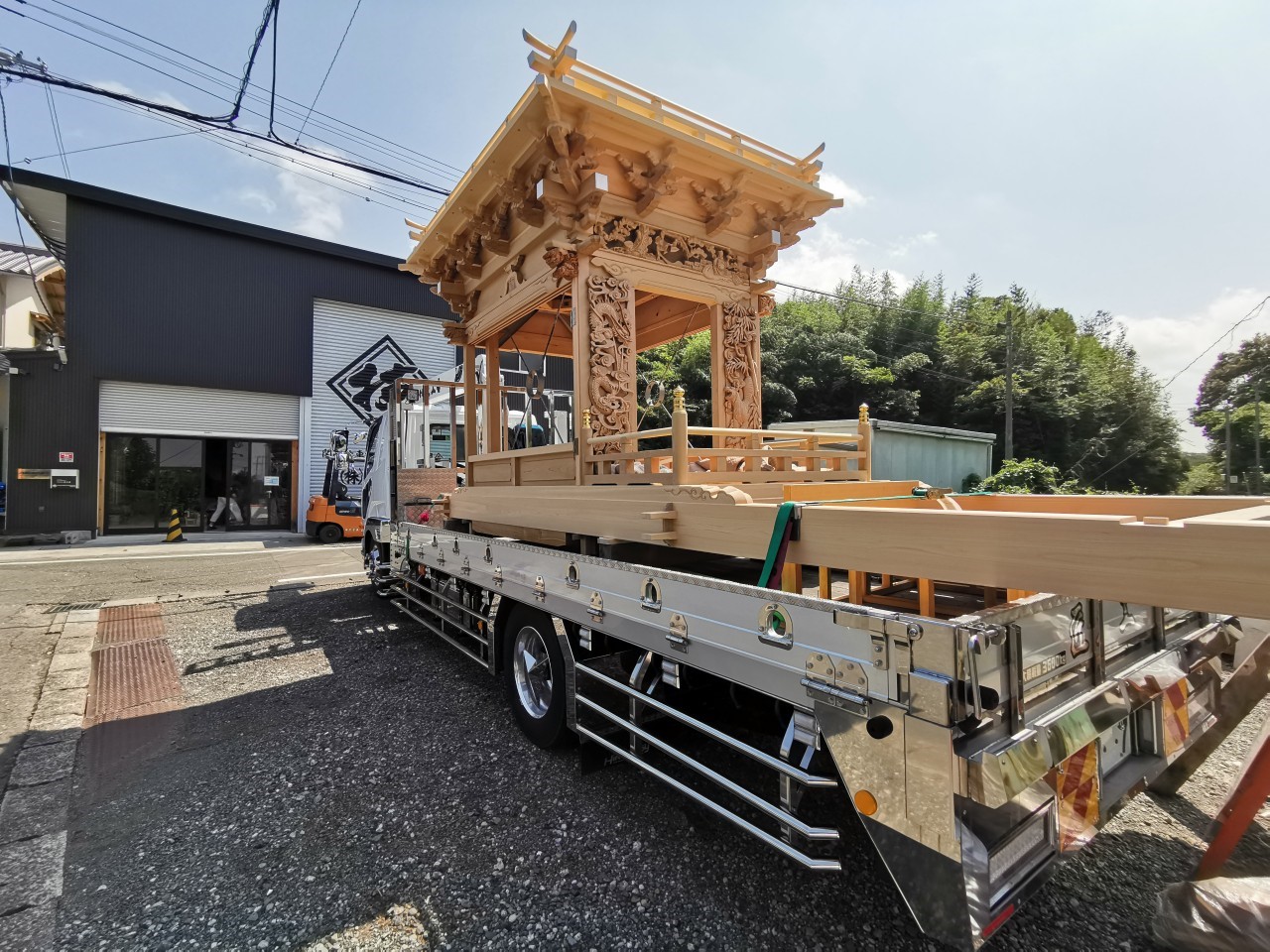 屋台・山車の運搬承ります！