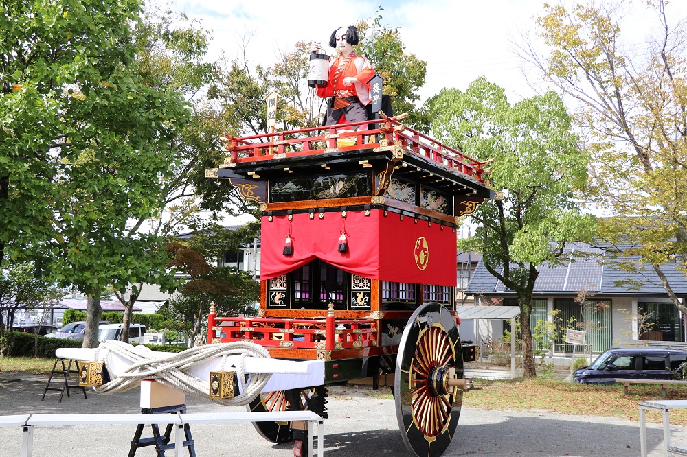 屋台　大改修　漆塗り 写真